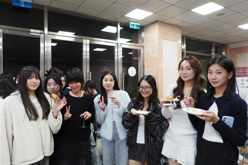 品嚐薄酒萊 歐語系師生深化法語學習